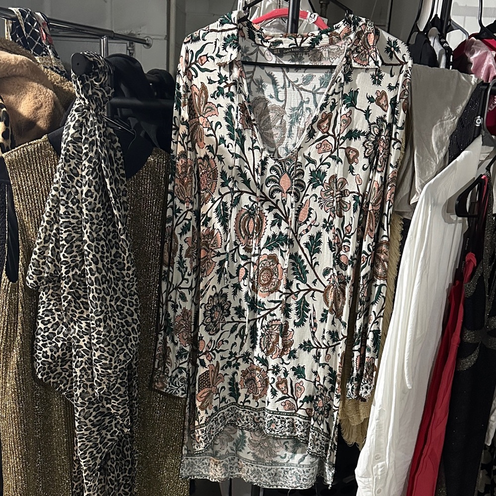 Zara Multicolor Floral V-Neck Tunic